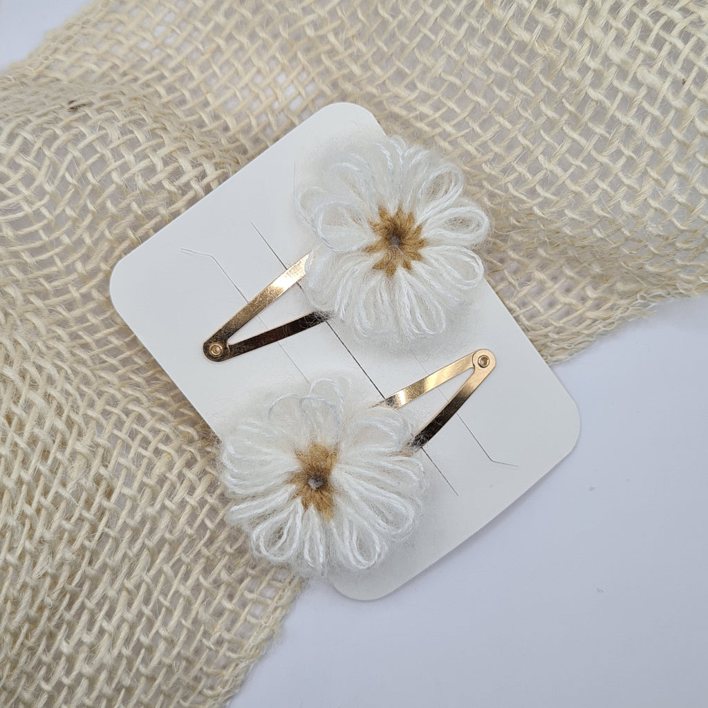 Haarclipje cozy flower creme