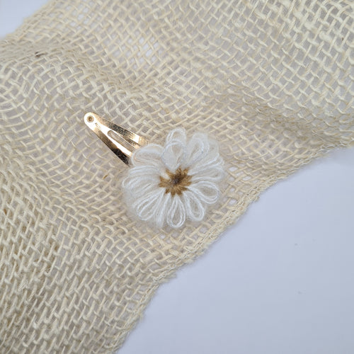 Haarclipje cozy flower creme