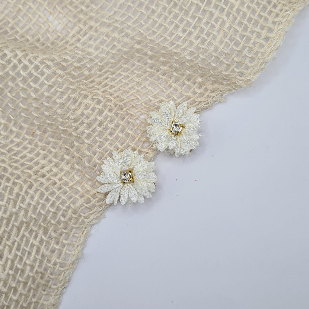 Mini bloem haarclipje creme met strass