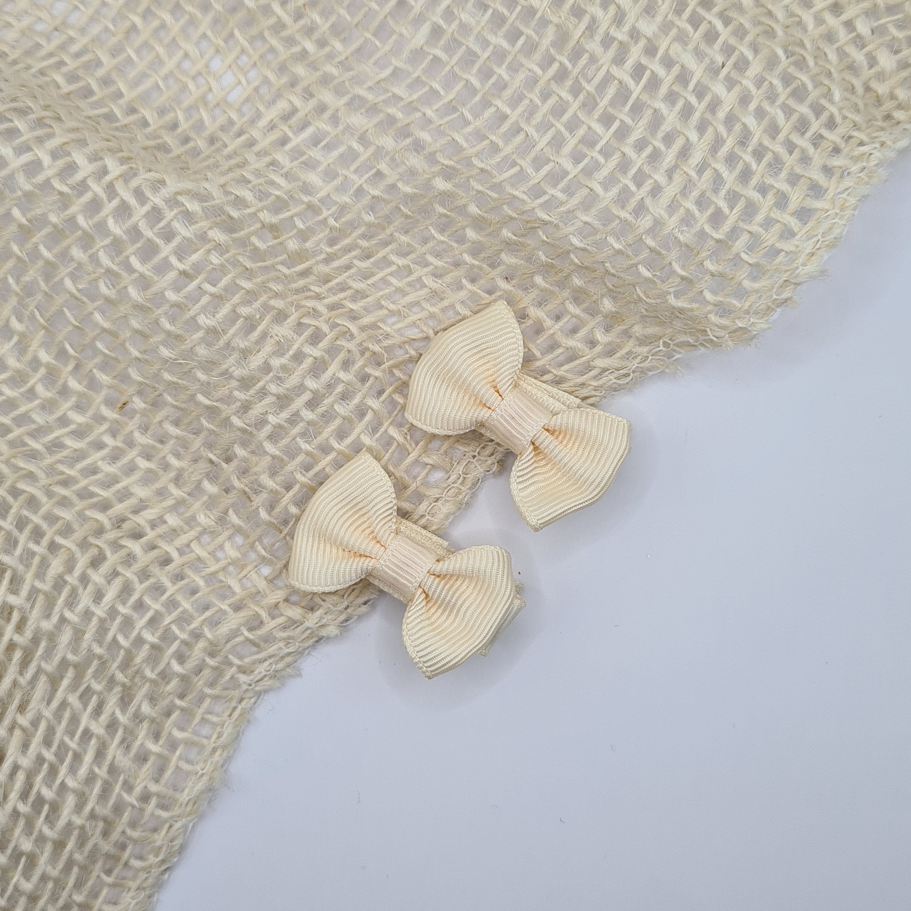 Midi haarclipje strikje classic creme