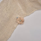 Midi bloem haarclipje beige met strass zilver