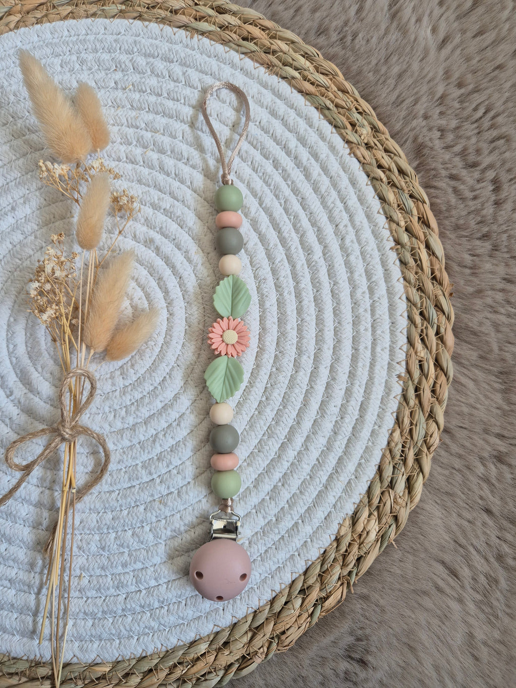 Speenkoord girly bloem met blad peach