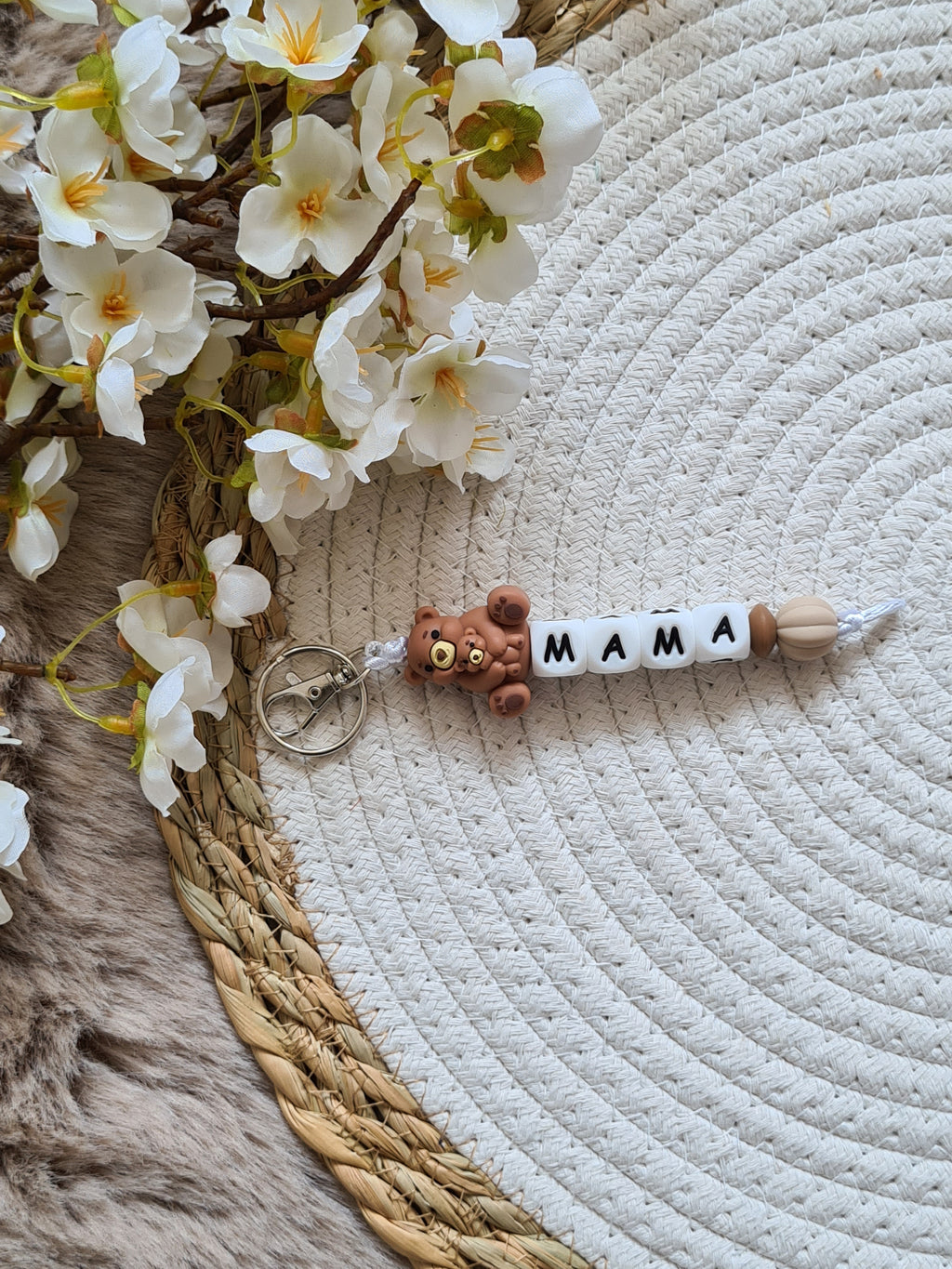 Sleutelhanger met mama-baby beer beige