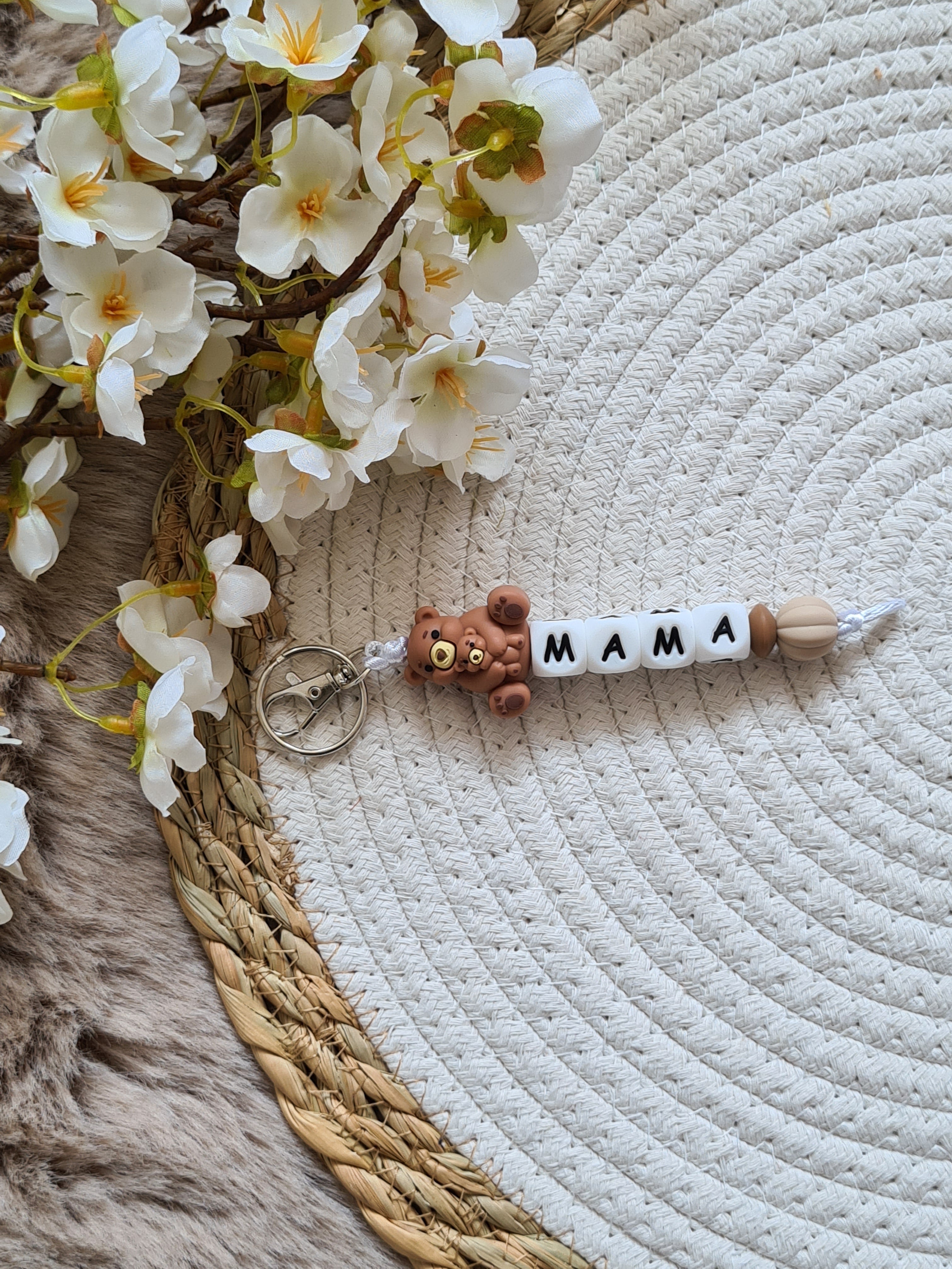 Sleutelhanger met mama-baby beer beige