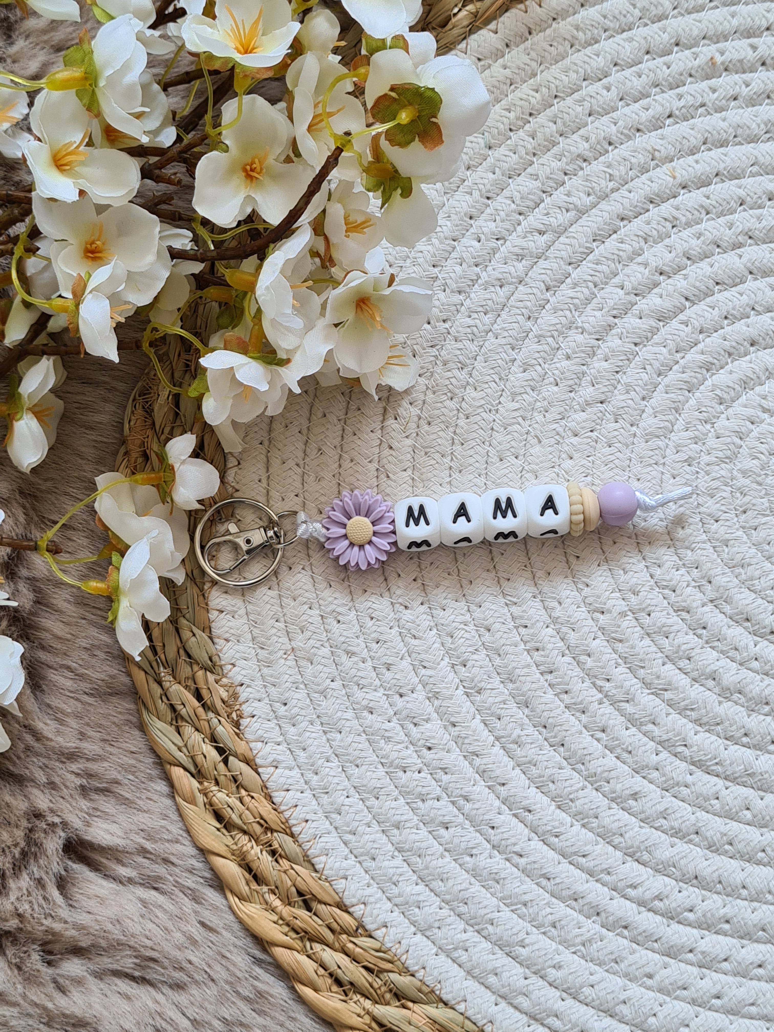 Sleutelhanger met bloem lila en beige