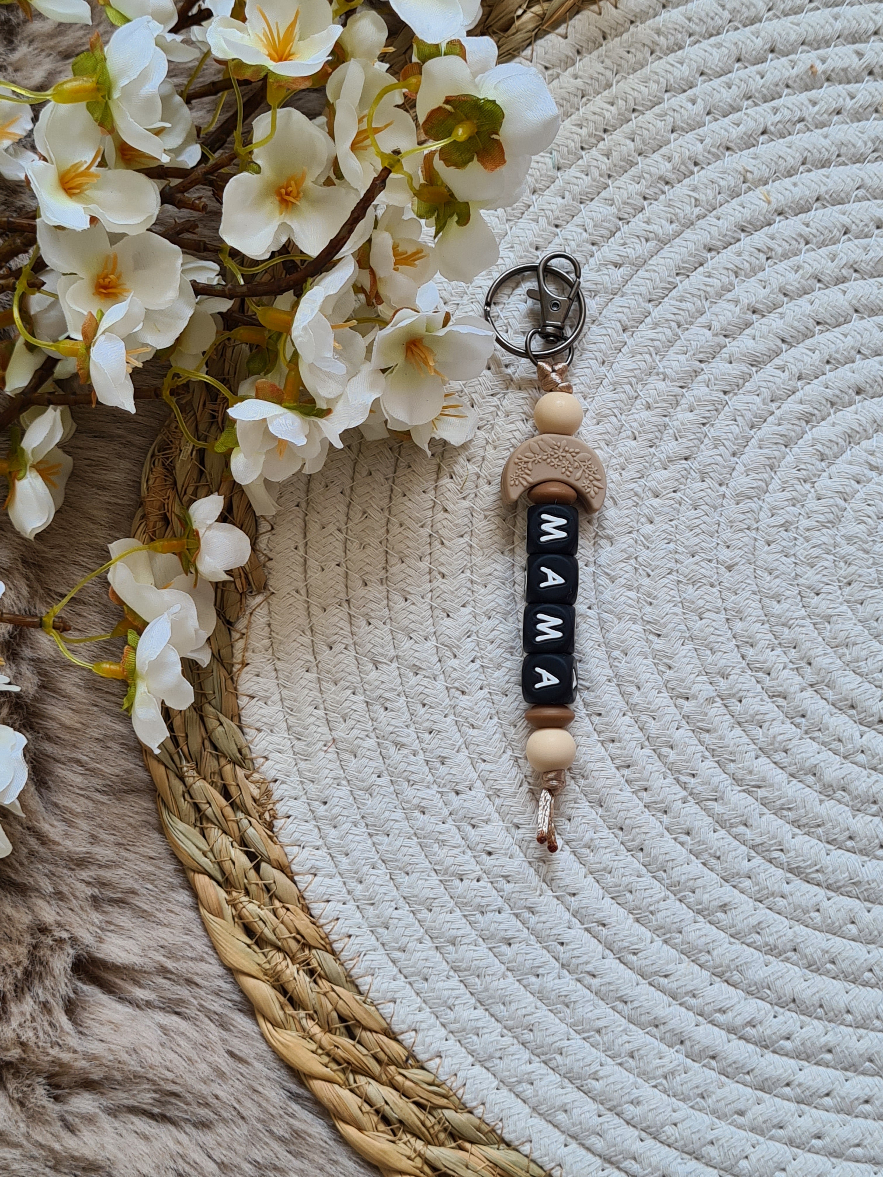 Sleutelhanger met halve maan beige