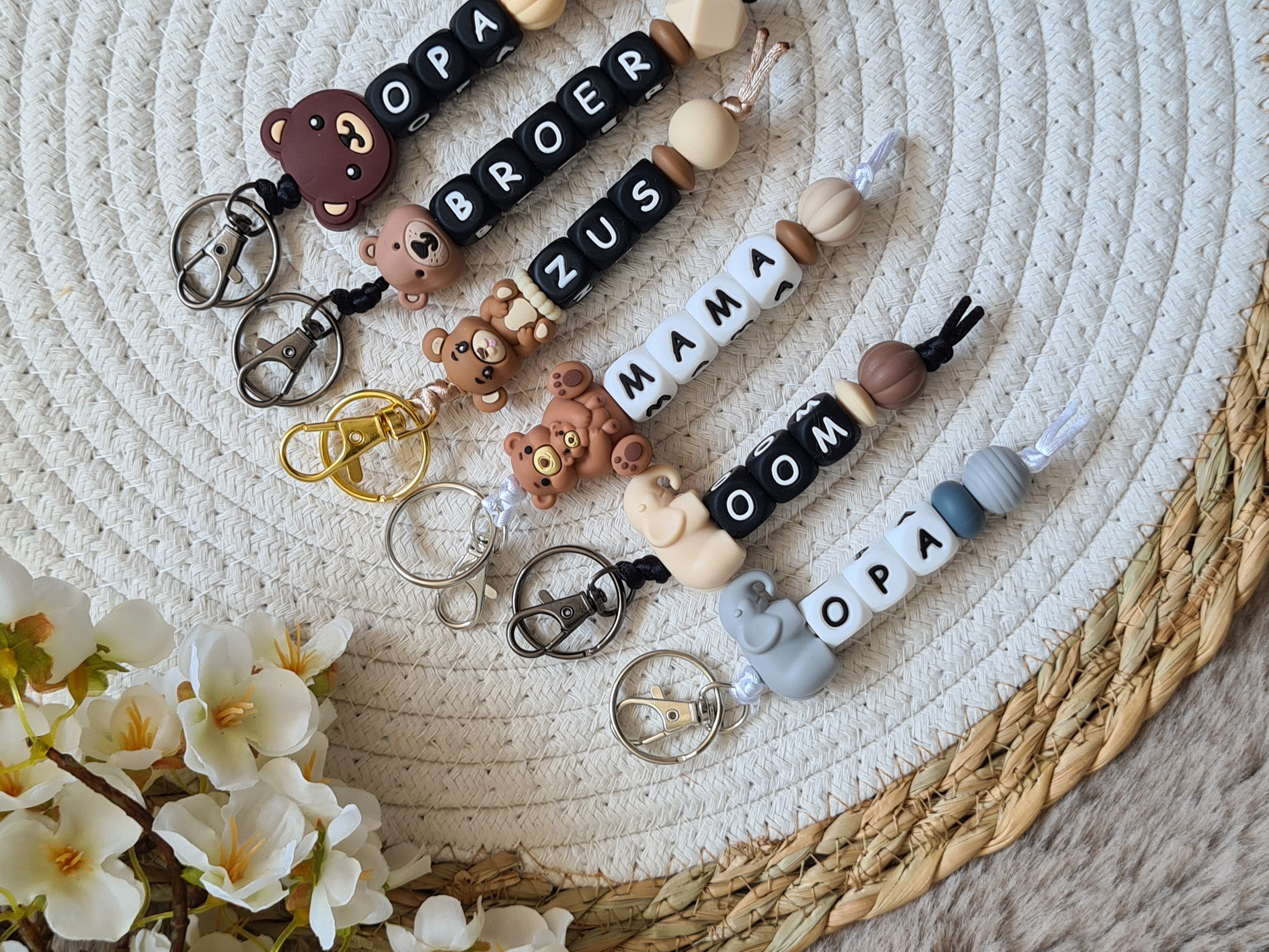 Sleutelhanger met mama-baby beer beige