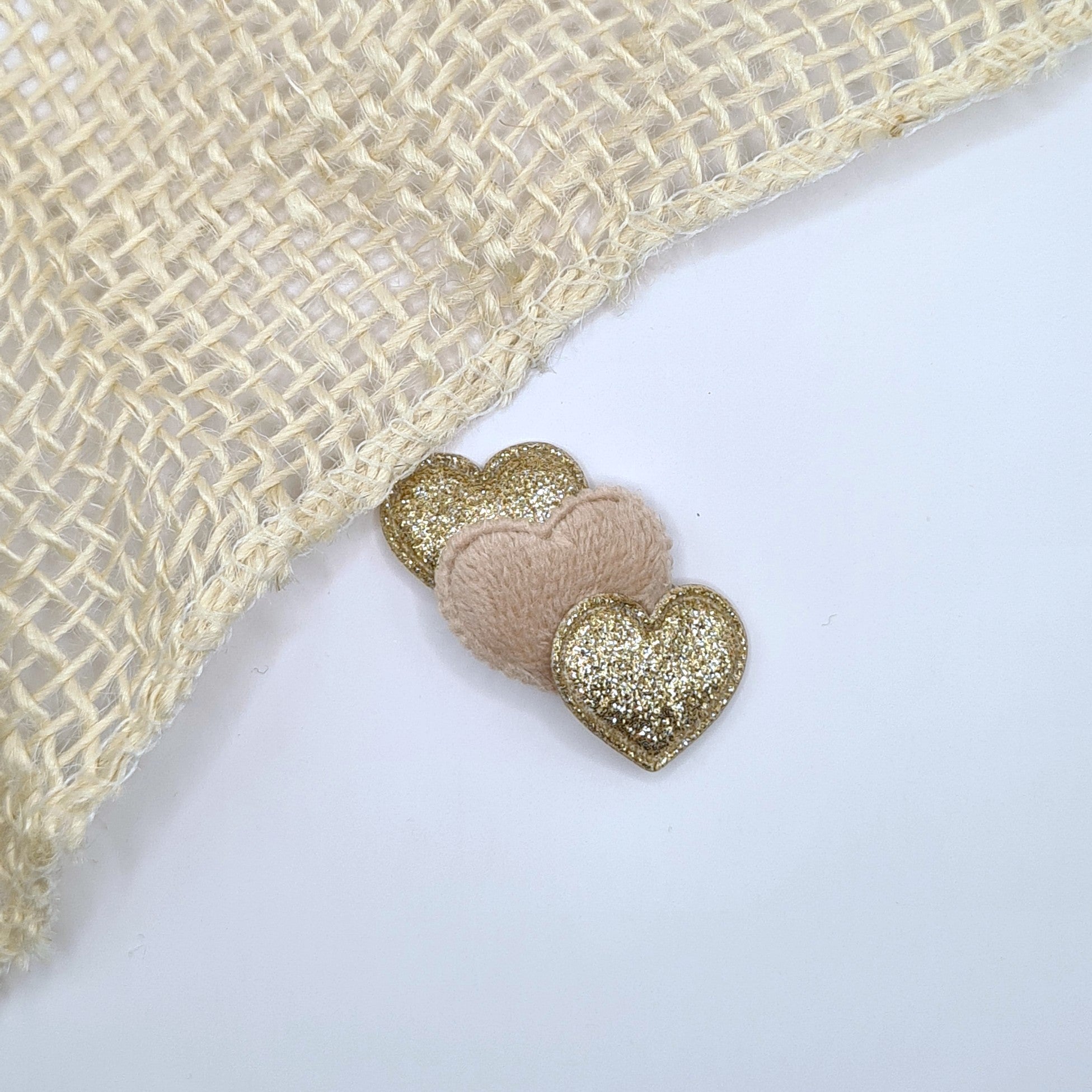 Antislip Haarspeldje hart trio beige