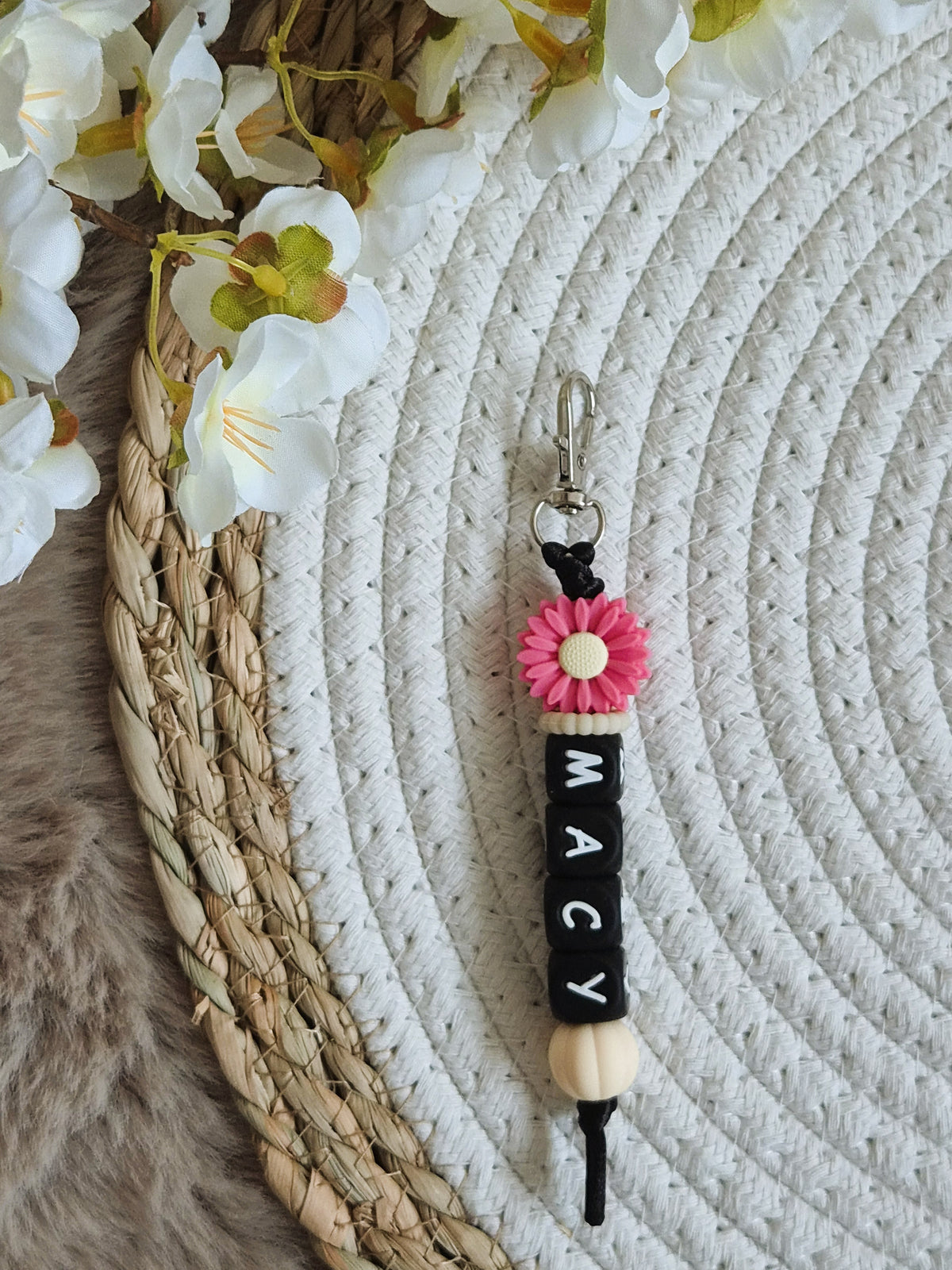 Sleutelhanger Macy met fel roze bloem